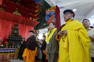 Hàng nghìn Phật tử khai đàn lễ hội cầu an lạc