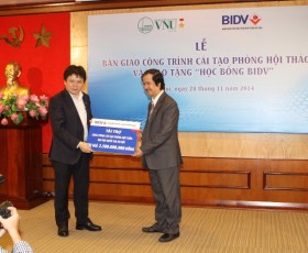 BIDV tài trợ 3 tỷ đồng cho Đại học Quốc gia Hà Nội