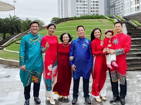 Hoa hậu Ngọc Hân đón Tết cùng bạn trai và gia đình