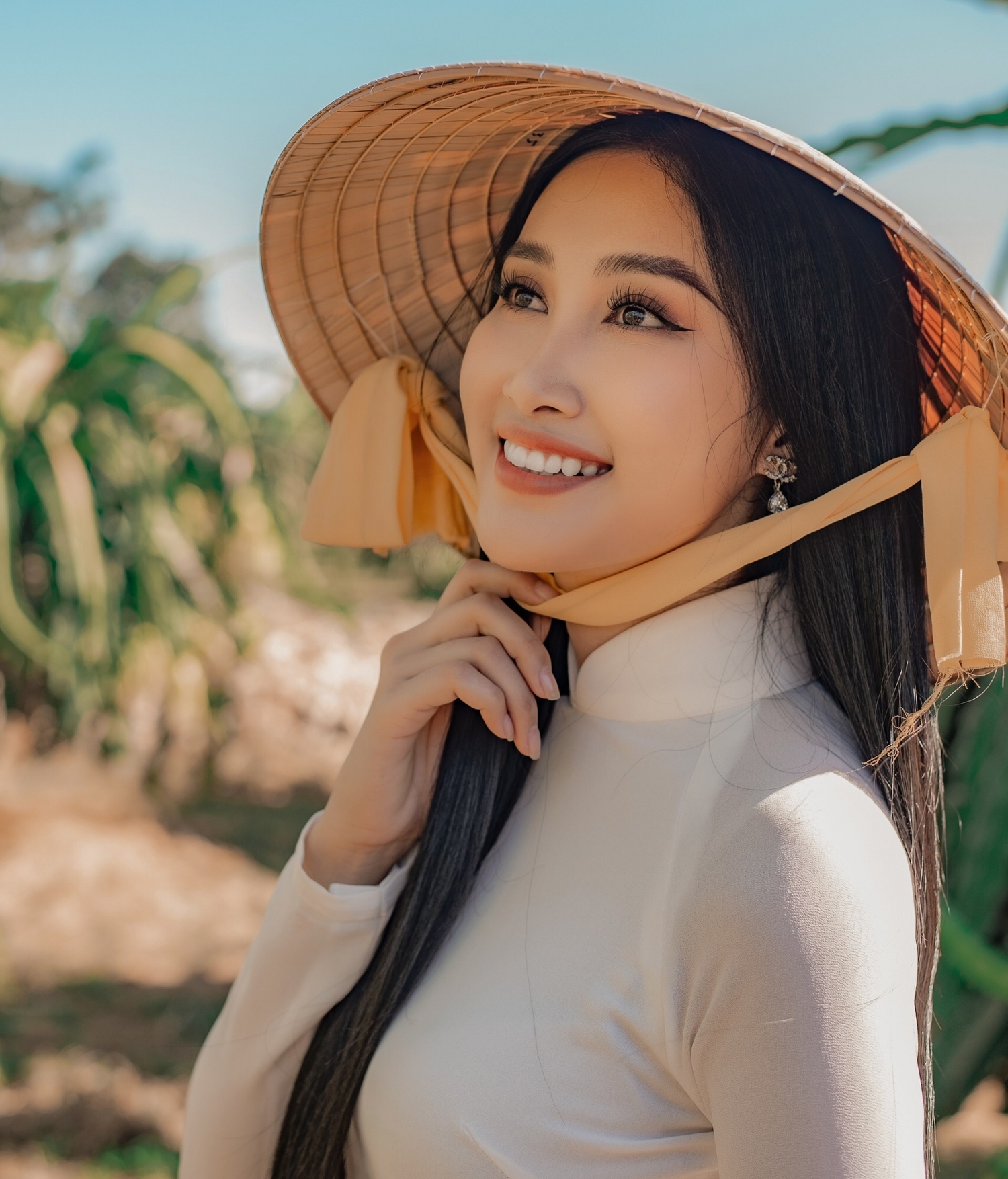 Đoàn Hồng Trang chính thức được cấp phép thi Miss Eco International 2020