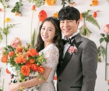 Kim Tae Hee xinh đẹp trong loạt ảnh cưới ở tuổi 40