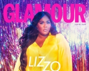 Nữ rapper Mỹ diện váy Công Trí lên bìa tạp chí Glamour