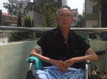 Nghệ sĩ Lê Bình bị liệt nửa người sau một thời gian điều trị ung thư phổi