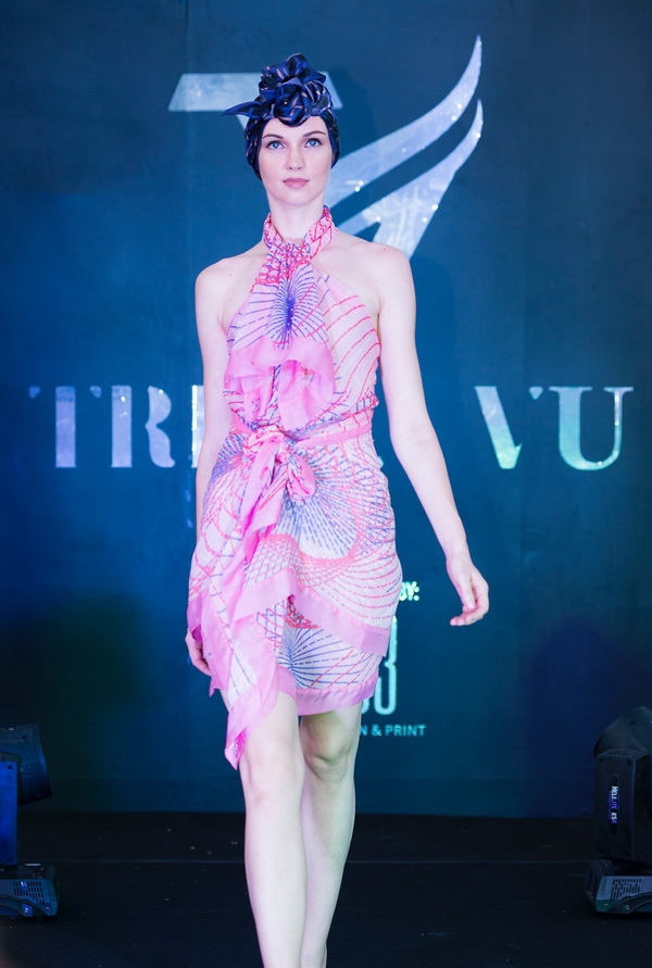 ntk trisha vu tro lai san catwalk sau 6 nam vang bong