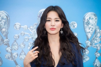 Song Hye Kyo khởi kiện người tung tin cô cặp đại gia, ngoại tình