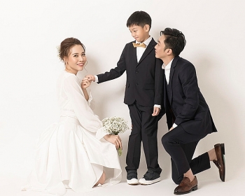 Cường Đô La chụp ảnh cưới cùng Đàm Thu Trang và con trai Subeo