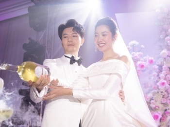 Á hậu Thúy Vân thông báo có thai trong lễ cưới