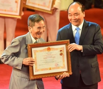 Nghệ sĩ Trần Hạnh xúc động khi được Thủ tướng chúc mừng