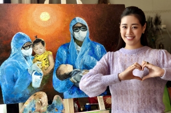 Hoa hậu Khánh Vân đấu giá tranh tự vẽ để ủng hộ chống dịch Covid-19