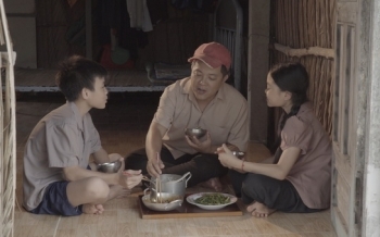 Học trò Hồ Việt Trung lấy nước mắt khán giả với MV "Tình phụ tử"