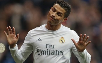 Messi săn danh hiệu, Ronaldo tìm bàn thắng