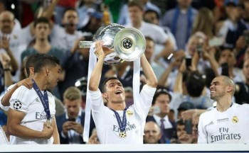 Ronaldo ở lại và ăn lương khủng ở Real Madrid?