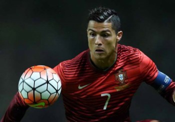 Ronaldo vỗ ngực, nhận mình là cầu thủ vĩ đại nhất thế giới