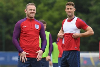 Wayne Rooney cảnh báo các đồng đội về ĐT Iceland