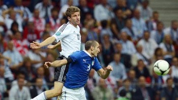 [VIDEO] Pha cứu thua không tưởng của tuyển thủ Italia
