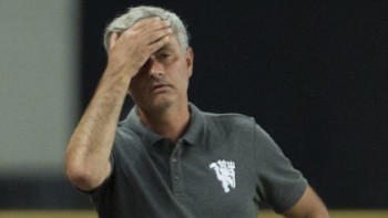 Mourinho mặt méo xẹo, thừa nhận thất bại của MU