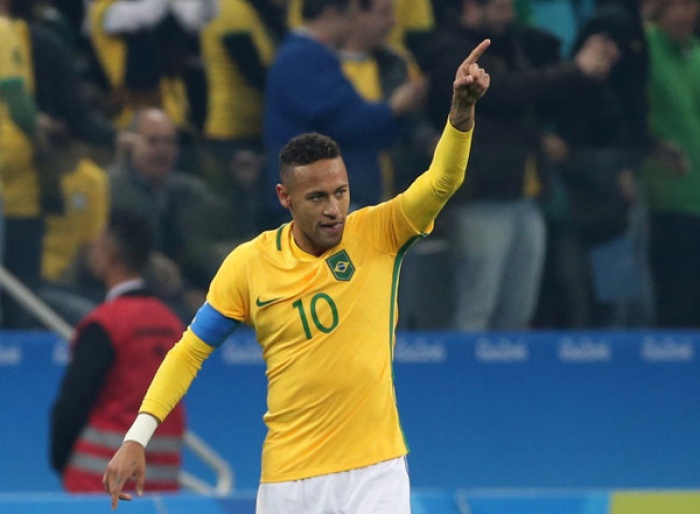 Giải tỏa ức chế, Neymar đòi ăn thua với CĐV Brazil