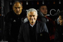 thang dam northampton mourinho van chi trich trong tai