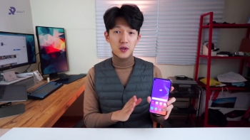 Samsung trình làng A9 Pro 2019 với “màn hình đục lỗ”, cụm 3 camera