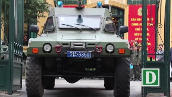 Dàn xe đặc chủng bảo vệ thượng đỉnh Mỹ - Triều diễu hành trên đường Hà Nội