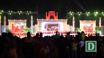 Hàng vạn người "mãn nhãn" với màn pháo hoa trong đêm khai hội Đền Hùng 2019