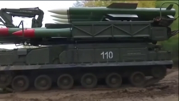 Cận cảnh tổ hợp tên lửa S-300 Nga chuyển cho Syria trong đêm